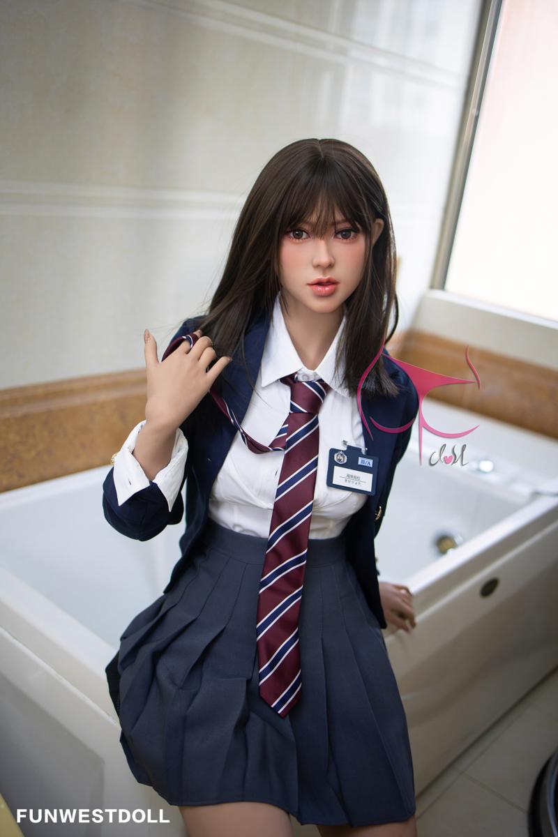 Sexpuppe Lucy | Asiatische Highschool Sexdoll 