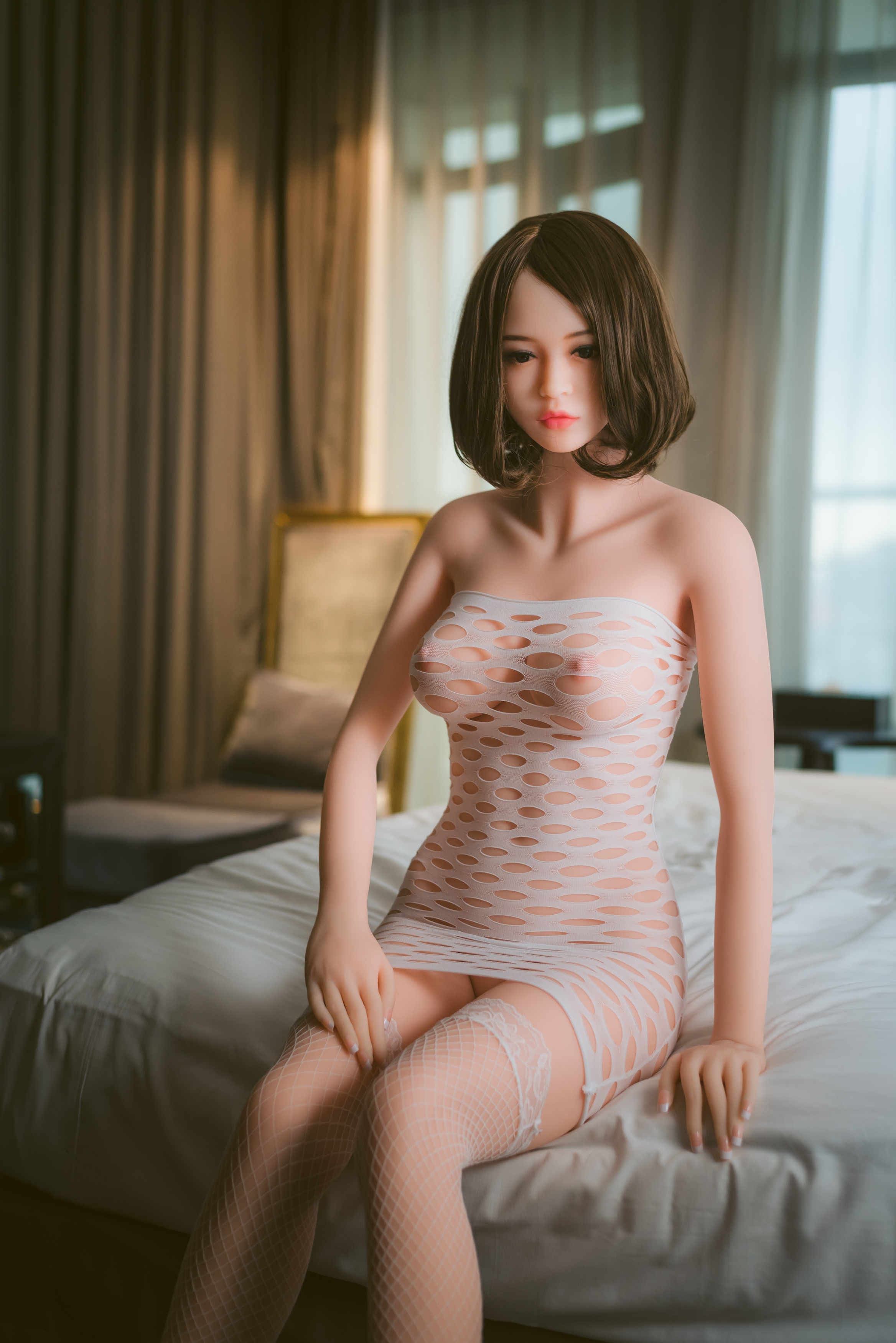 Emilia Premium TPE Sexpuppe