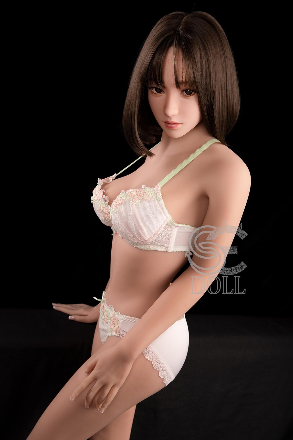 Erotische Liebespuppe Junko mit Asiatischem Aussehen