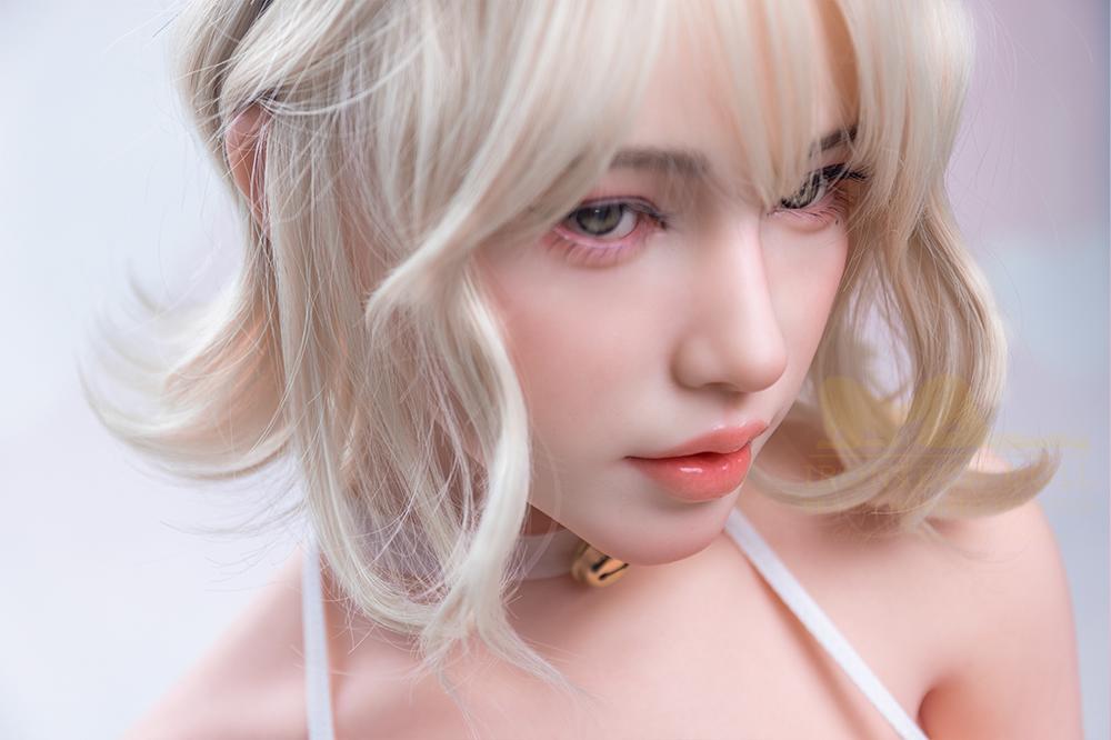 Silikon Sexpuppe Bella | Asiatische Blonde Sexdoll