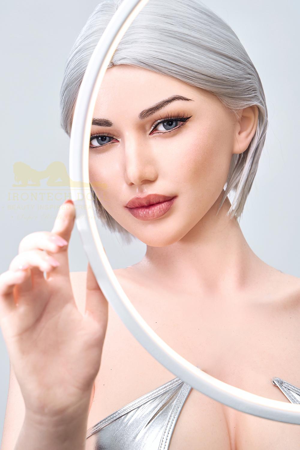 Silikon Sexpuppe Celine | Sexdoll mit weißen Haaren