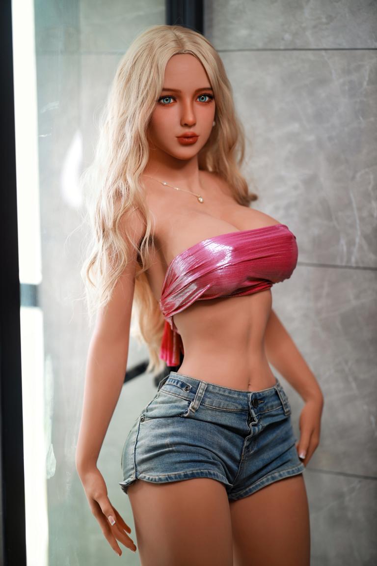 Sexpuppe Kira | Günstige Sexdoll mit Premium Qualität